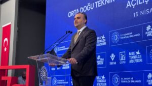 Bakan Kacır: ODTÜ'deki 10 bin 600 öğrenci ve araştırmacıya 4,8 milyar lira destek verdik